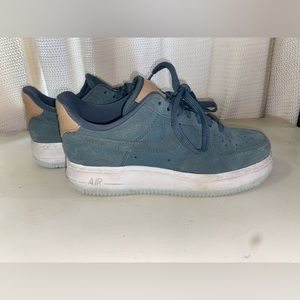 SUEDE GREEN AIRFORCE 1’s